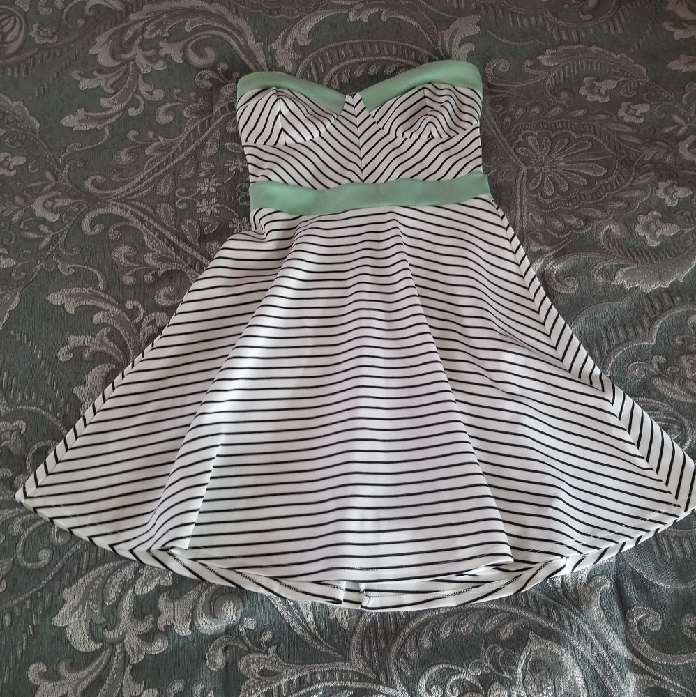 Lulu's Strapless Skater Dress NWOT